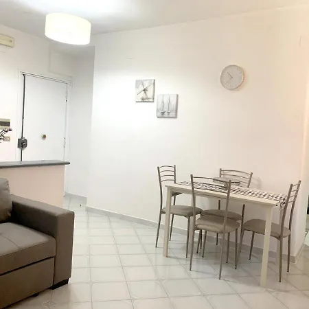 With One Bedroom In With Balcony 2 Km From The Beach * Meta