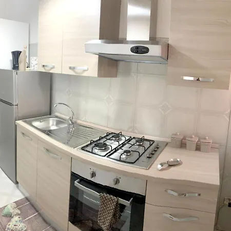 With One Bedroom In With Balcony 2 Km From The Beach * Meta