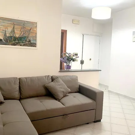 With One Bedroom In With Balcony 2 Km From The Beach * Meta